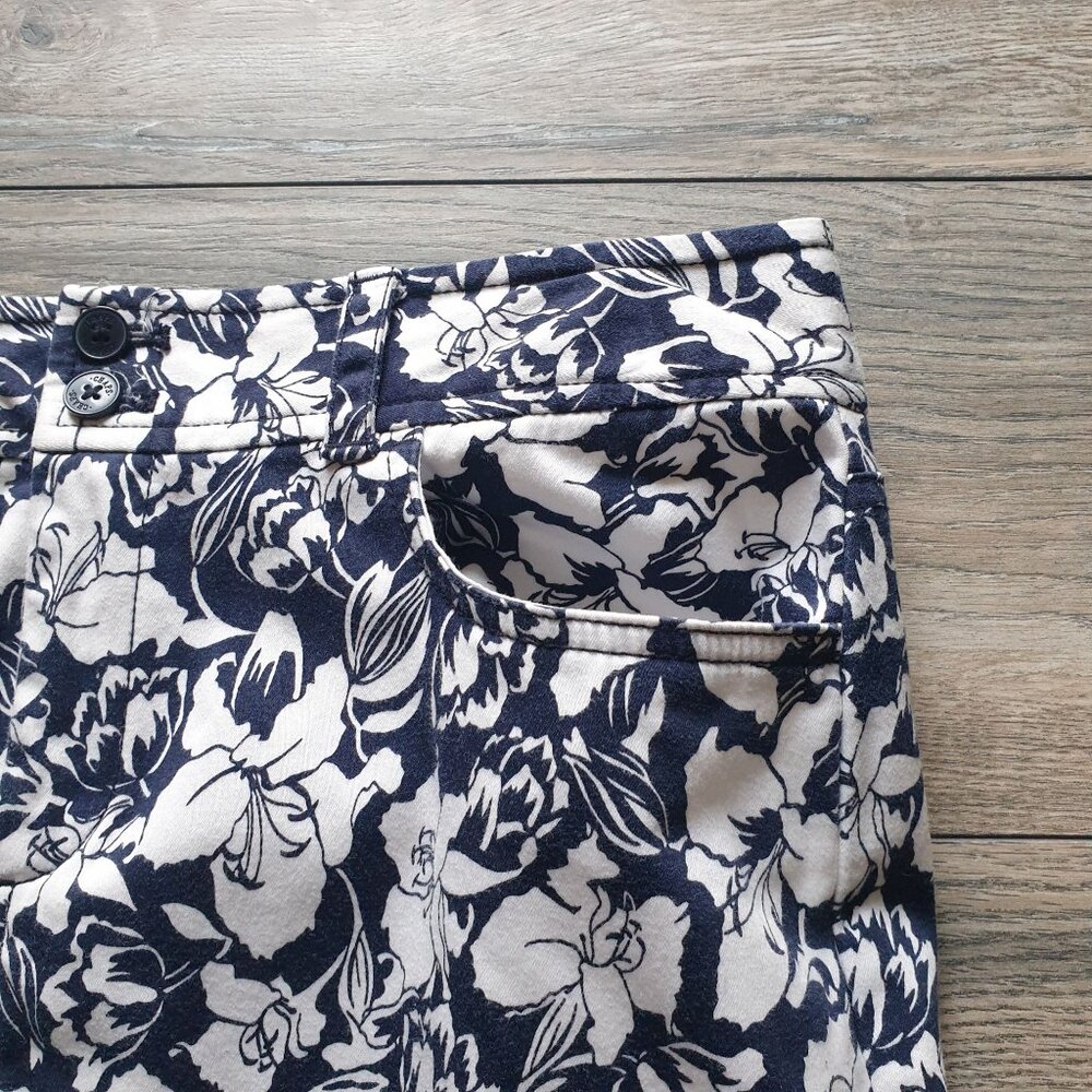 Chaps Women Floral Print Skirt Size 4 Blue White 28 In Waist Casual Fashion - Picture 3 of 5